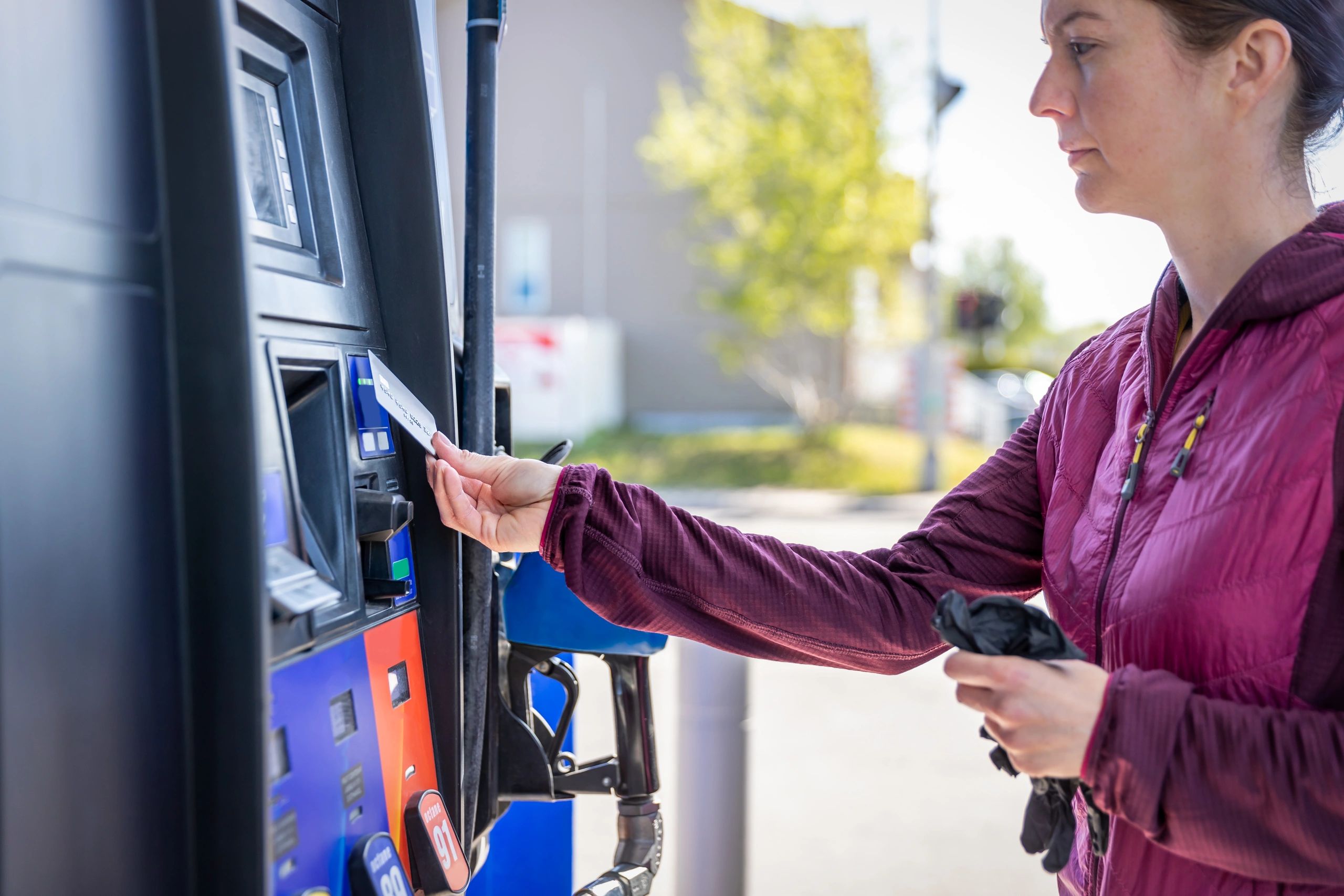 Customer using a contactless payment terminal